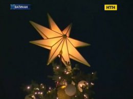Ватикан украсила рождественская елка