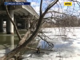 На Сумщині 57-річний рибалка провалився під кригу