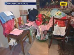 На Житомирщині 95-річна бабуся живе в нелюдських умовах, бо про неї забули і найрідніші, і держава