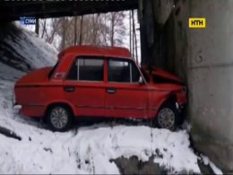 Соревнования на дороге в Сумах закончились падением с моста