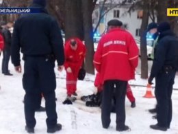 В Хмельницком патрульные расстреляли мужчину, который бросался на прохожих с шилом