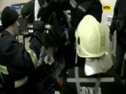 Рівненські надзвичайники рятували дівчину від м'ясорубки