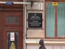 В Черновцах руководитель, уволенный за коррупцию, восстановился в должности и мстит подчиненным