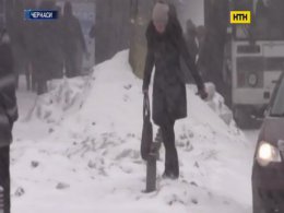 Неприбрані кучугури та ожеледиця додали роботи травматологам у Черкасах