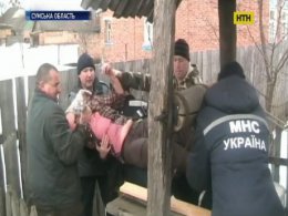 На Сумщині жінку врятували з колодязя