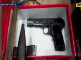 На Одещині правоохоронці виявили арсенал зброї