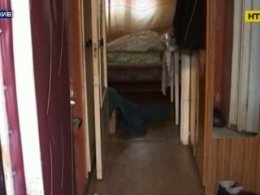 У Києві чоловік 2 місяці прожив із тілом замордованої матері