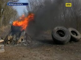 На Волині повстали проти скотомогильника, котрий отруює життя