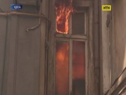 В Одессе огонь уничтожил несколько этажей и оставил без квартир восемь семей
