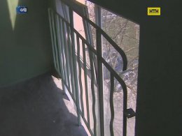 У столичних будинках перевірять надійність гратів