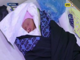 На подвір'я маріупольського пологового підкинули немовля