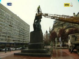 В столице привели в порядок памятник Лысенко