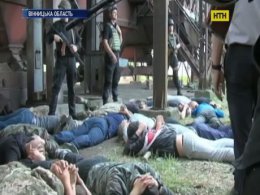 Банду вооруженных рейдеров задержали в Винницкой области