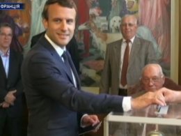 Партия Эммануэля Макрона победила в первом туре парламентских выборов во Франции