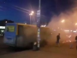 В Киеве пассажиры едва не сгорели заживо в маршрутке