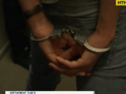 В Киеве по подозрению в торговле людьми задержали двух молодых людей