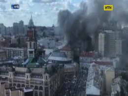 В Киеве горел дом с легендарным "Центральным гастрономом"
