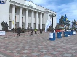 Протесты под Верховной Радой: активисты требовали снять неприкосновенность с депутатов, на которых Генпрокуратура сделала представление