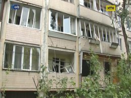 Після вибуху мешканців будинку в Києві поселили в гуртожитку