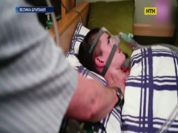 Британські батьки 18 років рятують сина від смерті уві сні