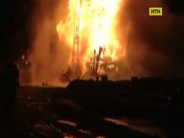 Во время пожара на российском нефтяном месторождении пострадали восемь украинцев