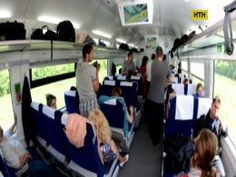 Пасажири "Інтерсіті" Київ-Одеса їхали стоячи, бо не вистачило вагонів