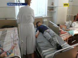 На Волині гості та молодята з весілля потрапили до лікарень