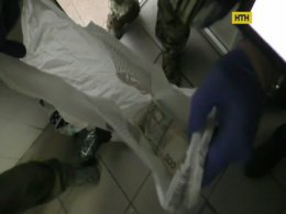 У Львові чиновницю ДФС впіймали на хабарі у вбиральні