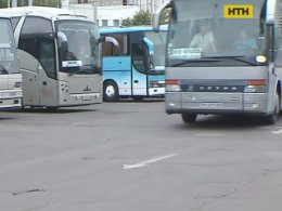 Автобус маршрутом Київ-Одеса залишив одну з пасажирів просто на трасі