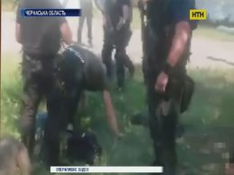 На Черкащині затримали озброєних рейдерів