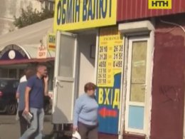У Києві жінка напала на касирку з ножем