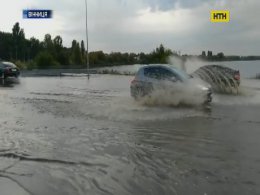 Злива та гігантський град накоїли лиха у Вінниці