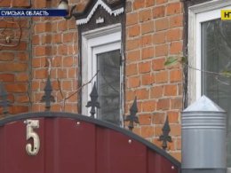 Жінку з сином зарізали у власному будинку на Сумщині