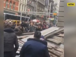 Будівельна аварія в центрі Нью-Йорка: на перехожих впали риштовання