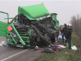 Грузовик влетел в маршрутку где была беременная женщина