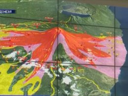 Начал извергаться вулкан Агунг