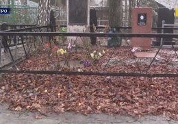 На кладовищах Дніпра заборонили встановлювати огорожі та столики біля могил