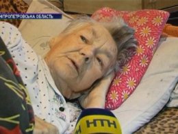 На Днепропетровщине двое парней ограбили 80-летнюю бабушку