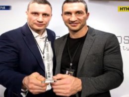 У Давосі братів Кличків нагородили за успішне просування позитивного образу України в світі