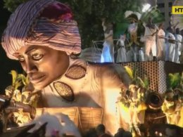 В Бразилии бушует знаменитый карнавал
