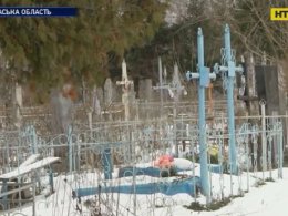 В Черкасской области задержали мужчину, который обворовывал кладбища