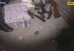 Наркотики на миллион гривен изъяли в черновицких гаражах