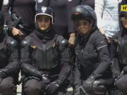 Дубайские женщины-полицейские ездят на Lamborghini