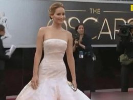 Голливудские звезды шокируют своими нарядами на Оскаре