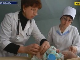 На Сумщині у під'їзді знайшли немовля