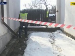 У Тернополі чоловік знайшов у сусідській оселі мертвих мати й сина