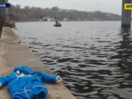 У Миколаєві п'яна жінка викинула 9-місячного сина в річку