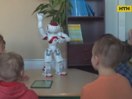 Финских школьников начали обучать роботы
