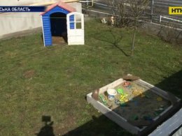 На Львівщині двоє малят впали у вигрібну яму
