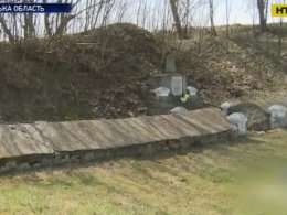 На Вінниччині чорні археологи перекопали братську могилу